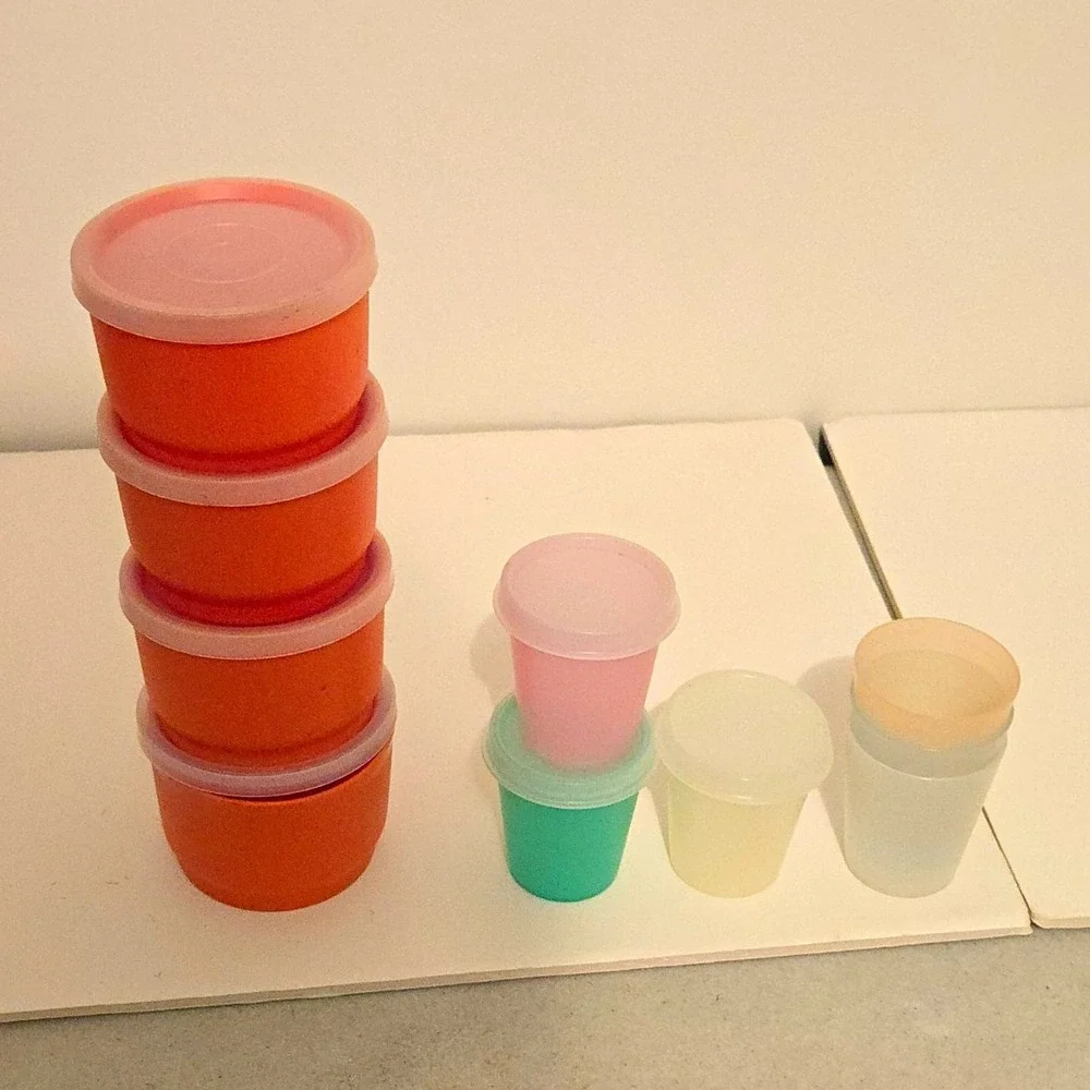 Tupperware 7pc Mini Round 4oz Plastic Food Storage Set Snap Lids Mixed Colors